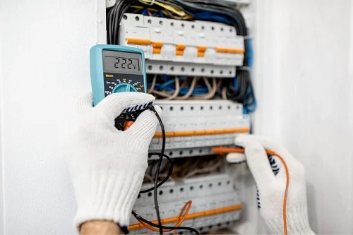 electrician-jupiter-florida-testing-electrical-panel